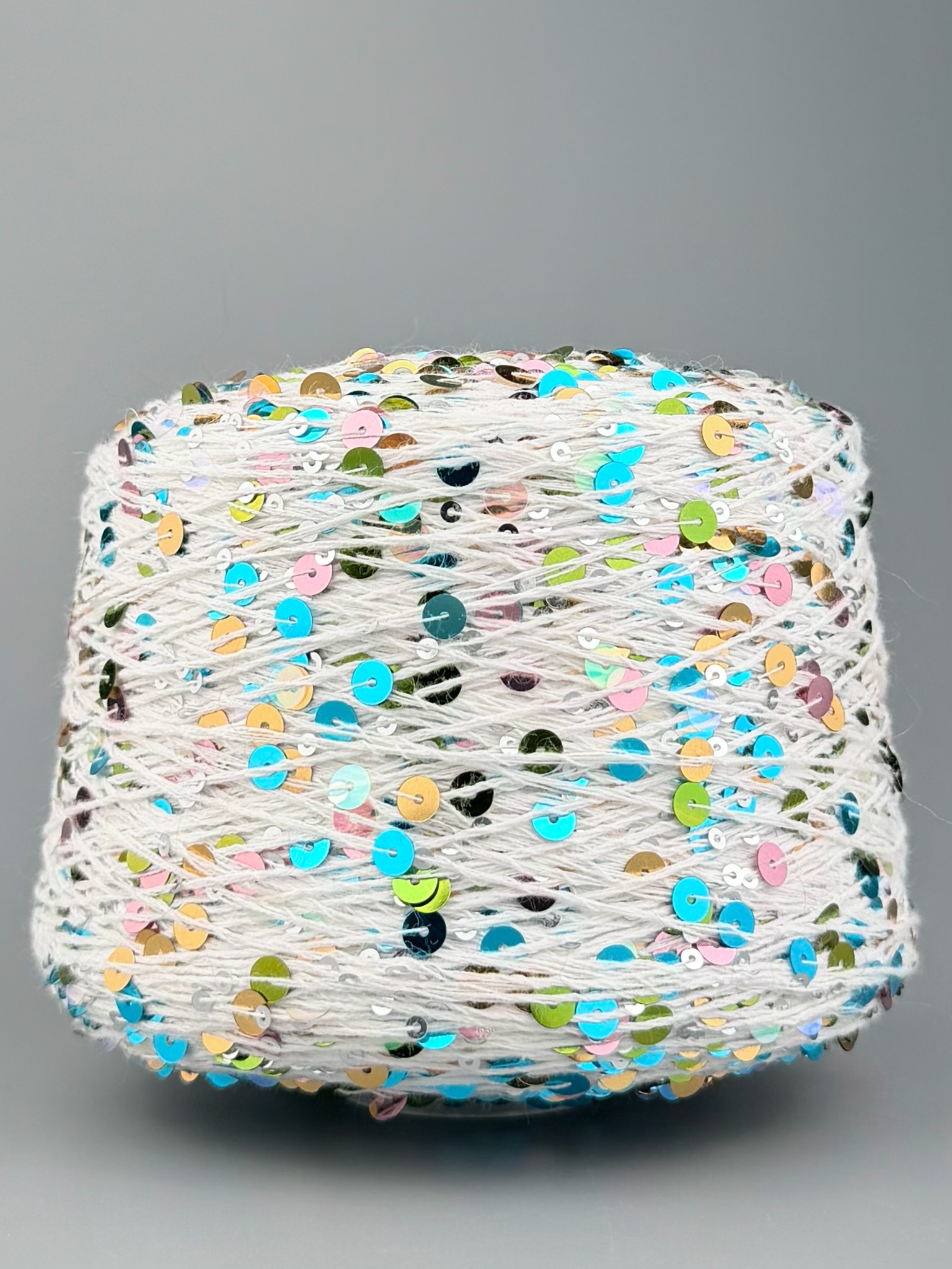 Art. Brillante 260 m / 100 g – cotone con maxi paillettes col. Bianco luminoso foto 2
